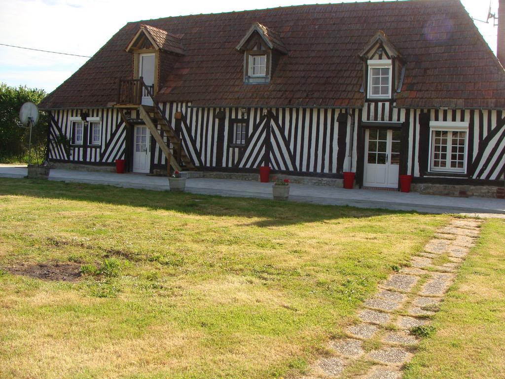 Le Vieux Castel Acomodação com café da manhã Goustranville Exterior foto