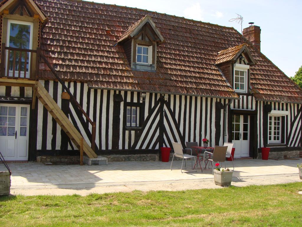 Le Vieux Castel Acomodação com café da manhã Goustranville Exterior foto